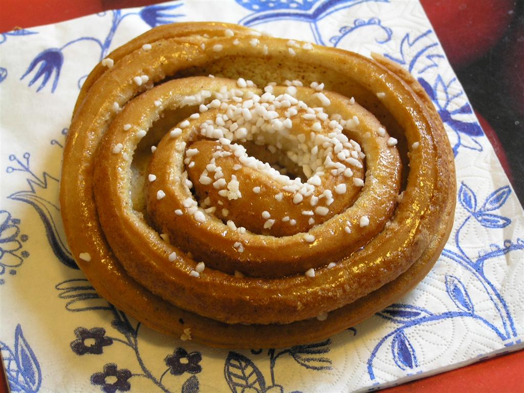 Tarçınlı çörek (kanelbulle)