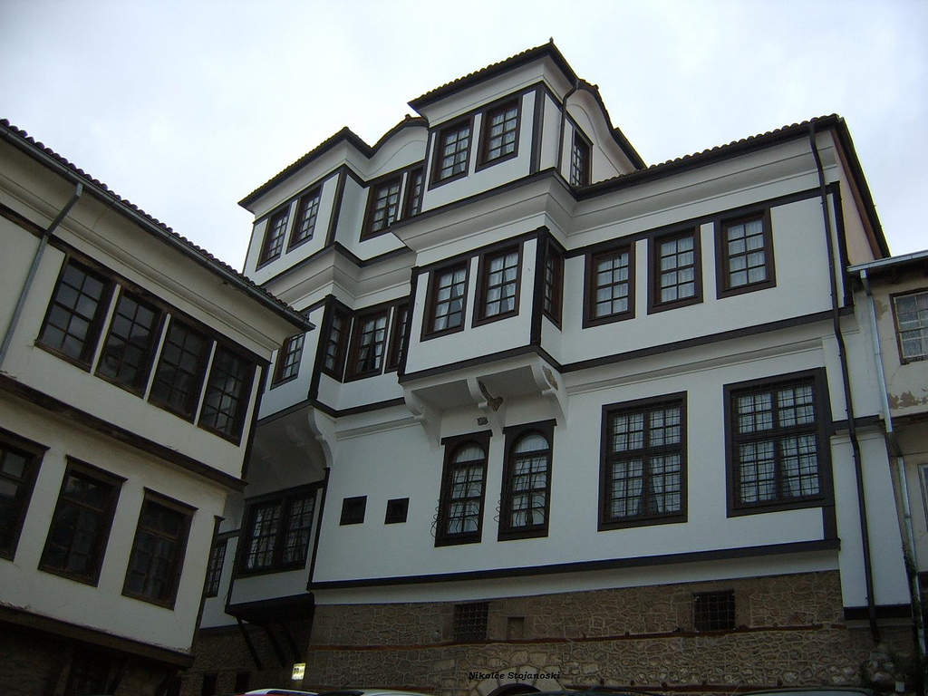 Robev Aile Evi, Ohri