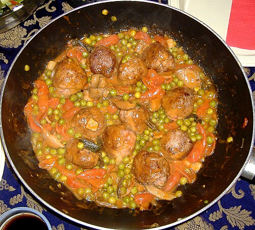 İsveç köftesi (köttbullar)