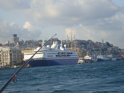 Blue Dream Star, Explorer adıyla İstanbul'da, Karaköy önünde
