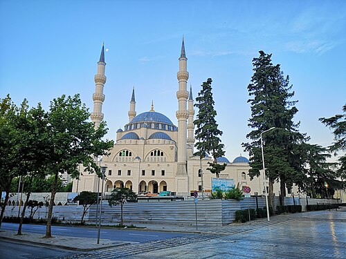 Namazgâh Câmiî, Tiran