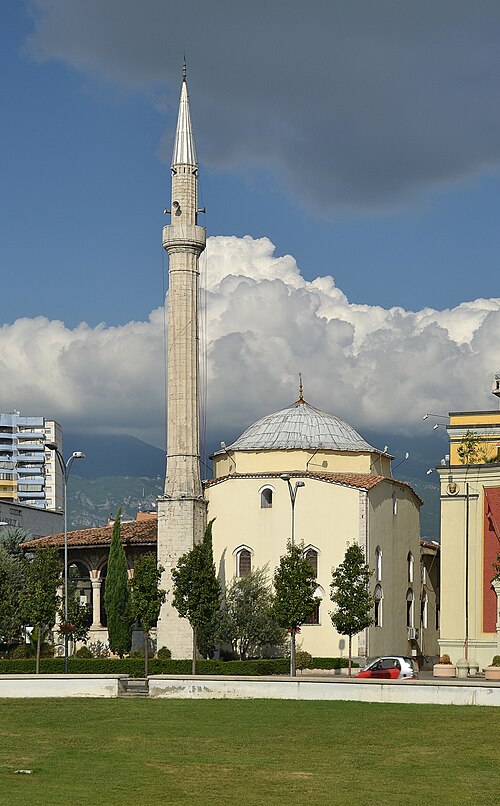 Edhem Bey Camii, Tiran